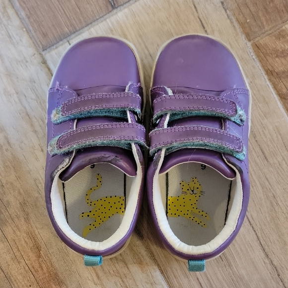 Vibrant Purple Kids Sneakers with Velcro Straps - Picture 1 of 4